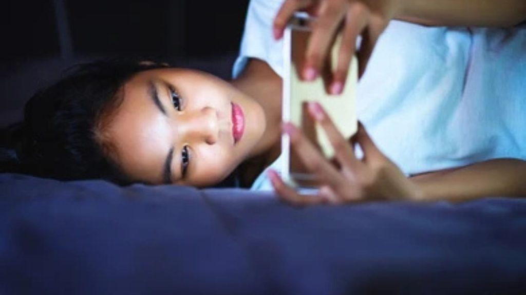 मोबाइल फोनको प्रयोगबाट बालबालिको बिकासमा पार्ने प्रभावहरु