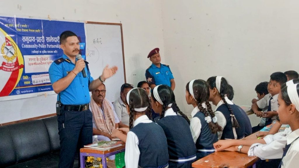 कुमहाल्टोल स्थित मुन लाइट माध्यमिक विद्यालयमा मानव बेचबिखन विरुद्ध जनचेतनामूलक कार्यक्रम सम्पन्न